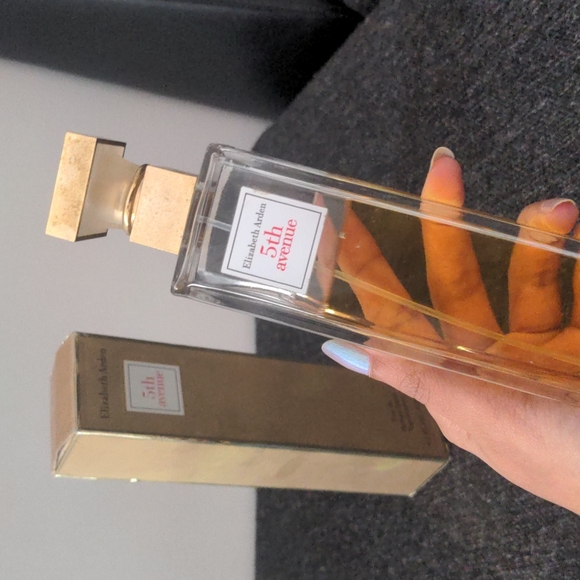 Body fragrance Elizabeth Arden 5th Avenue barely used - Picture 2 of 4